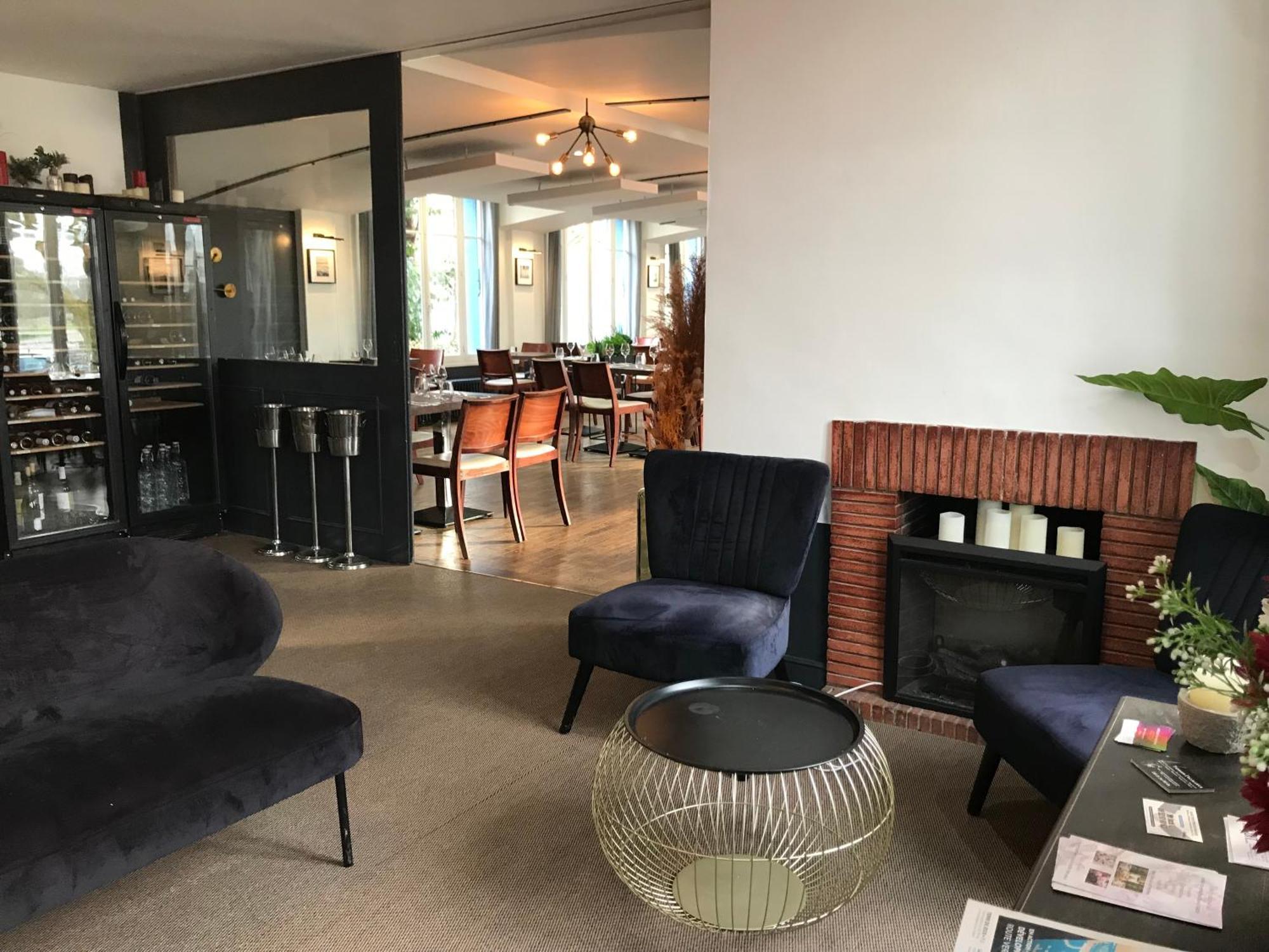 Logis Hotel & Restaurant - Les Bords De Seine Ла-Рош-Гвіон Екстер'єр фото
