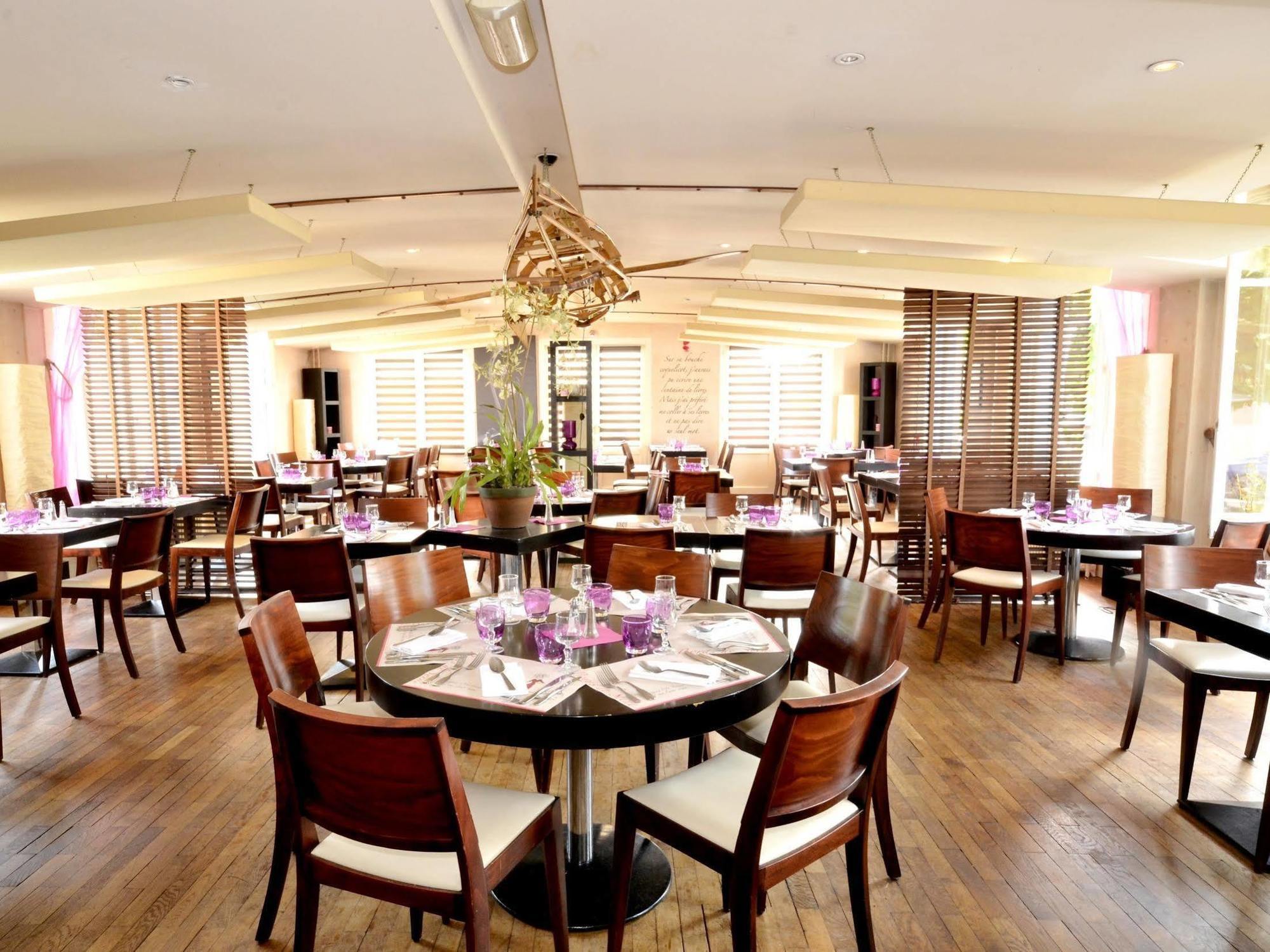 Logis Hotel & Restaurant - Les Bords De Seine Ла-Рош-Гвіон Екстер'єр фото