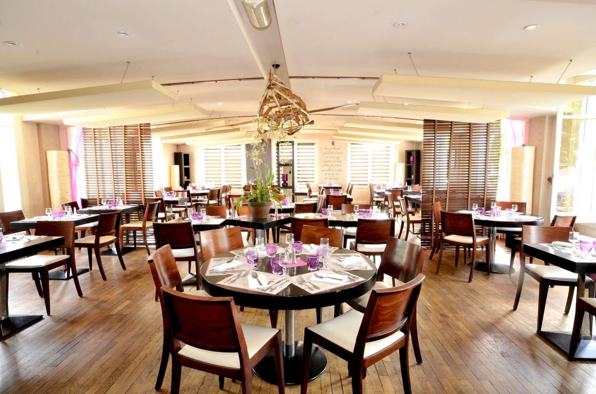 Logis Hotel & Restaurant - Les Bords De Seine Ла-Рош-Гвіон Екстер'єр фото